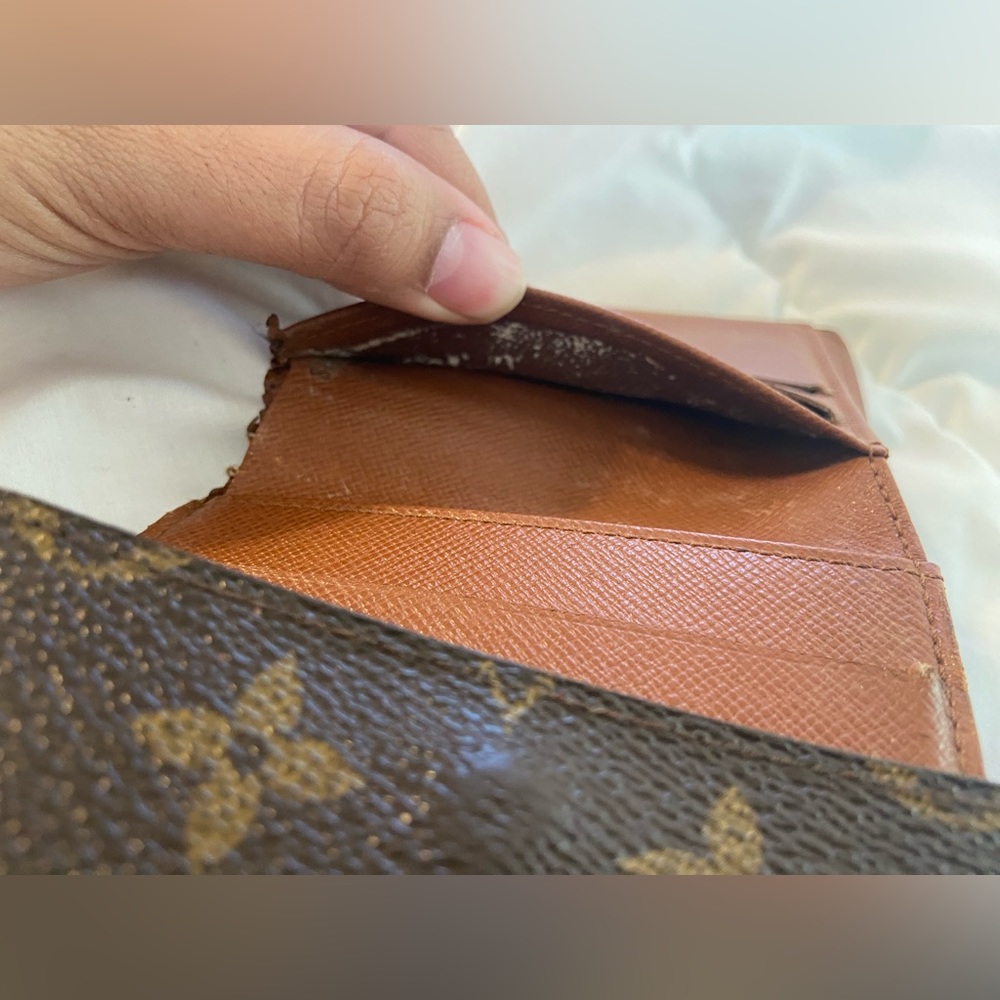 Vintage Louis Vuitton Monogrammed Compact Wallet- 90s - Picture 6 of 14